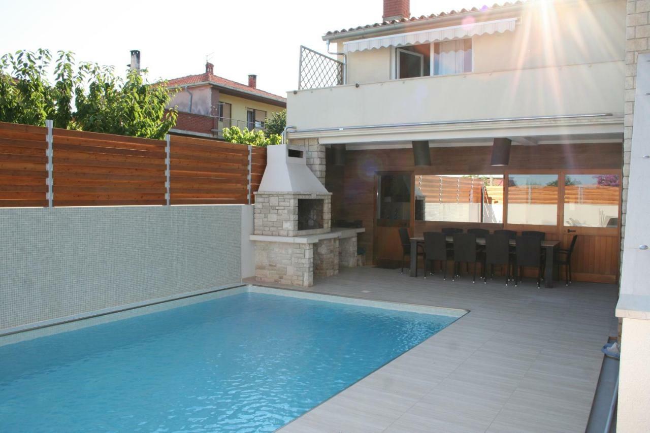 Apartment Vuk Pula Exterior foto